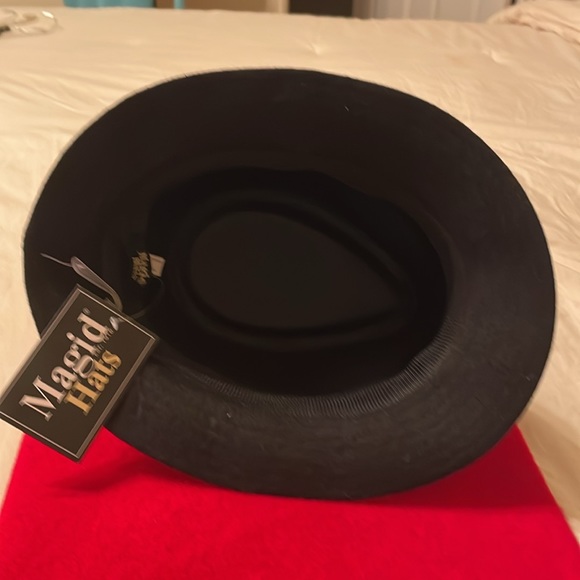 Magid Wool Blend Black Fedora Hat w/Burgundy Feathers and Rhinestone- Size: S/M - Picture 4 of 6